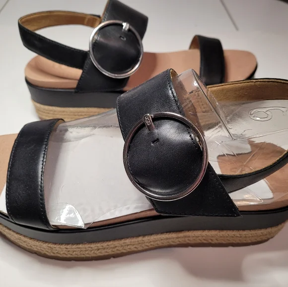 NWOB Uggs Platform Sandals Black sz 9.5 - Picture 2 of 5